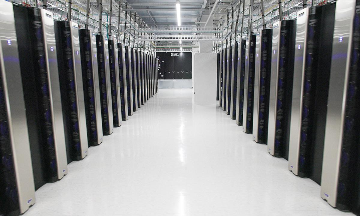 A row of computer servers in a data center where the Georgia Tech AI Makerspace is housed. (Photo: Candler Hobbs)