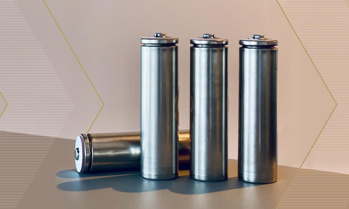 Cylindrical 18650-type Li-ion battery that is used in both electronic devices and electric vehicles
